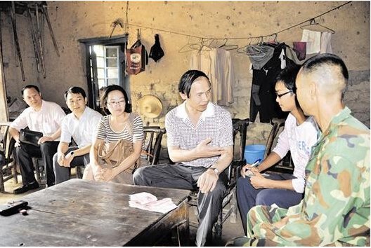 “慈善之星”喻友旺捐180萬助學