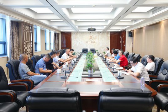 新洲區(qū)委常委、組織部長(zhǎng)毛俊蒞臨新八集團(tuán)調(diào)研指導(dǎo)工作